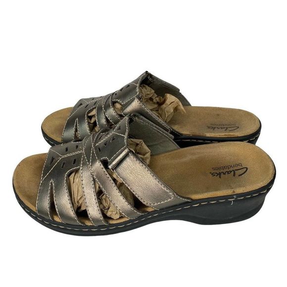 Clark's Bendable Sandals Women's 9 Wedge Heel Gold Leather Comfort Slip On 26CM - Picture 3 of 6